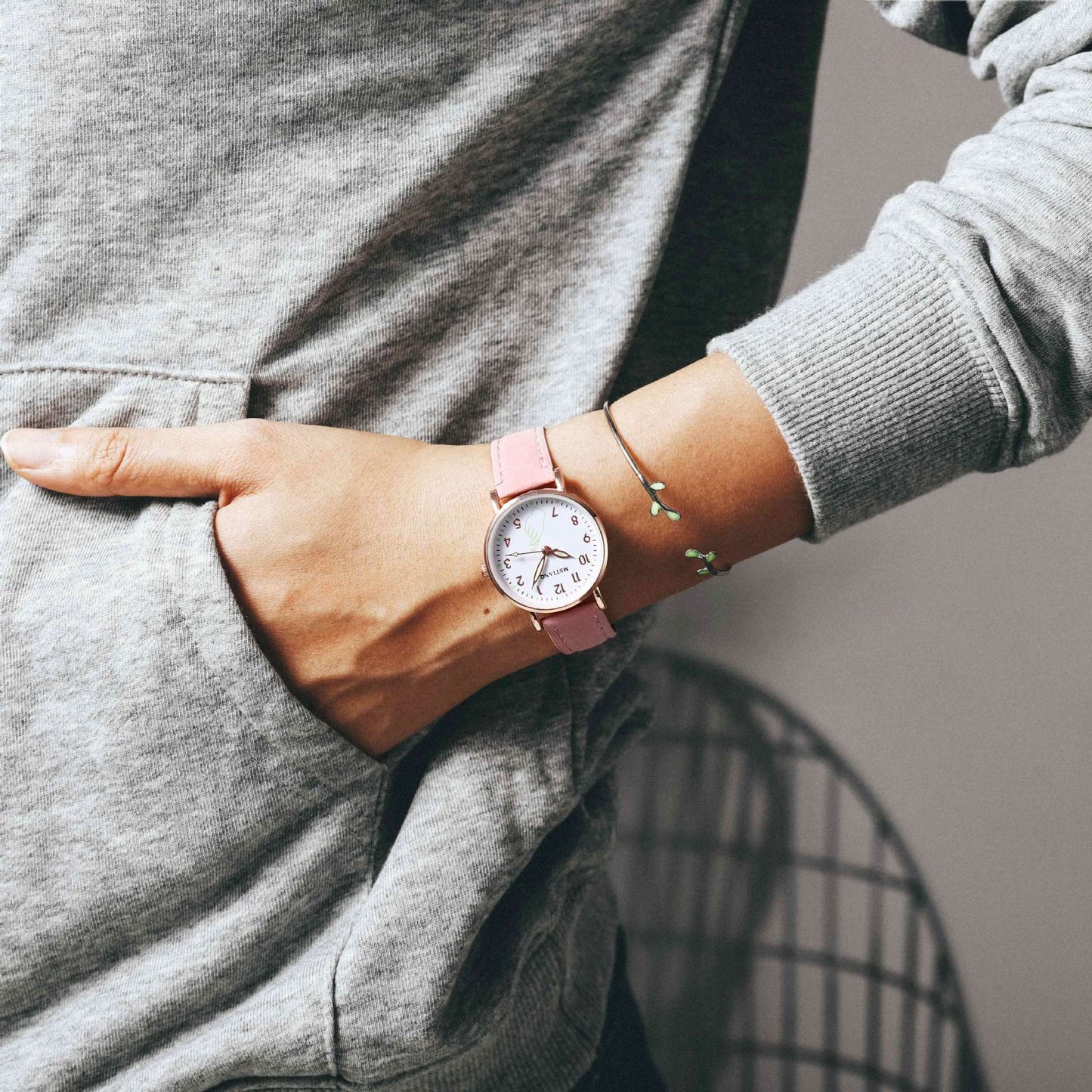 MONTRE FEMMES LUMINEUSE